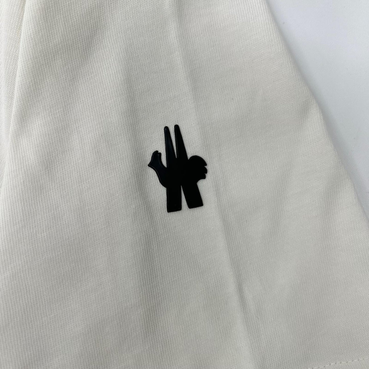 MONCLER モンクレール 22年 ホワイト ラバーロゴ T-SHIRT MANICA CORTA トップス