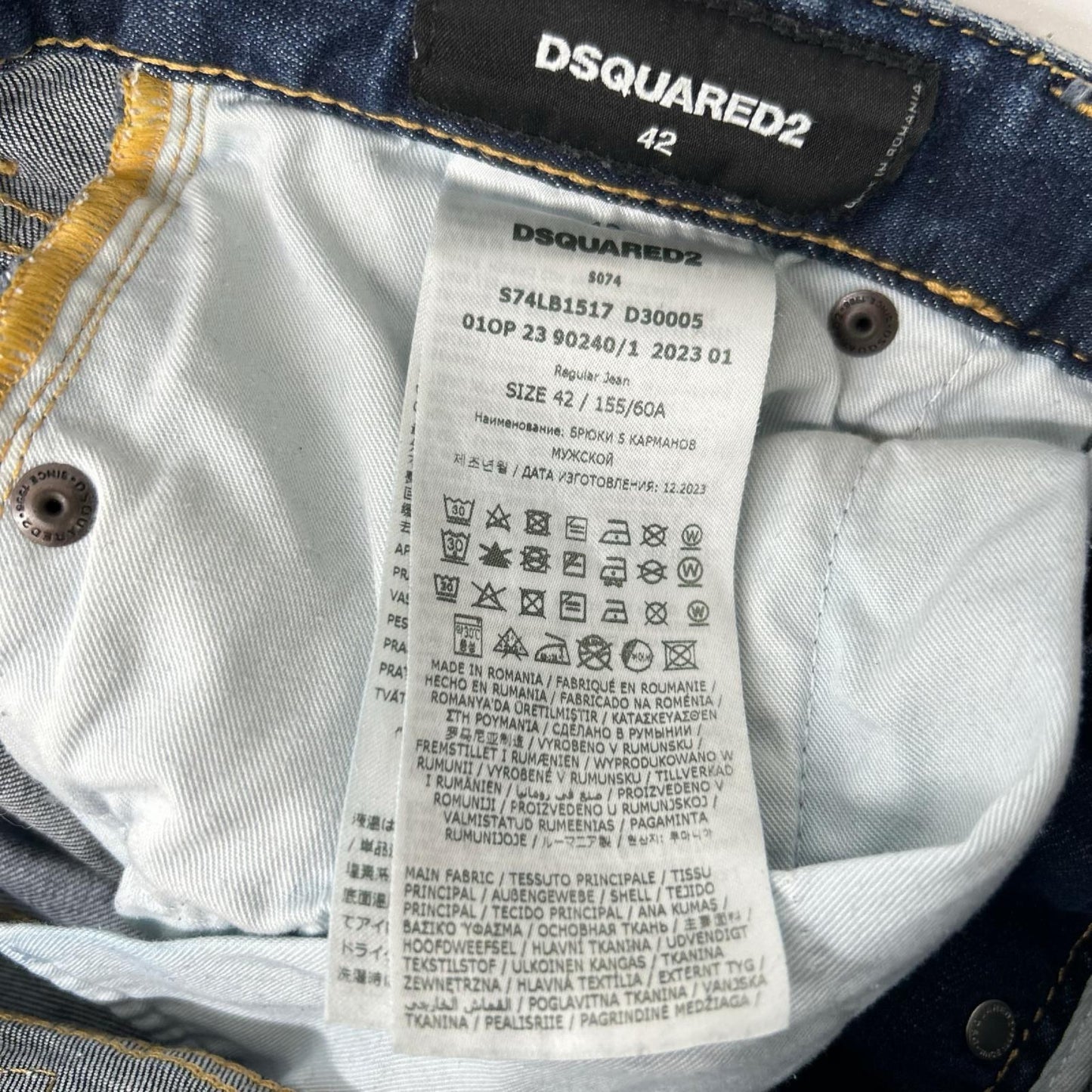 DSQUARED2 ディースクエアード S74LB1517 ネイビー Regular Jean ボタンフライデニムパンツ ボトムス