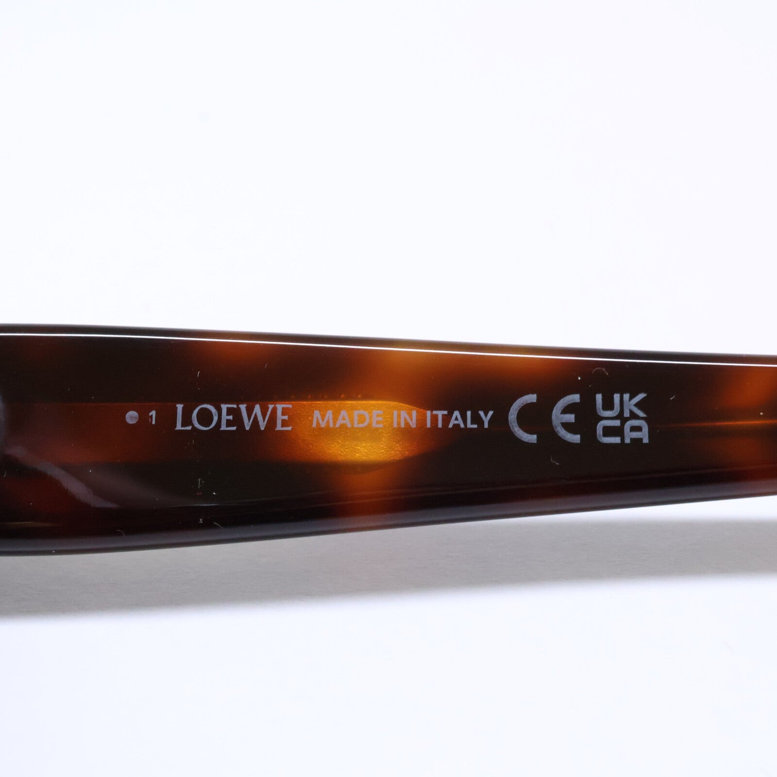 LOEWE ロエベ 【美品】LW40178F 52E スワン クリングスタイプ キャットアイ サングラス
