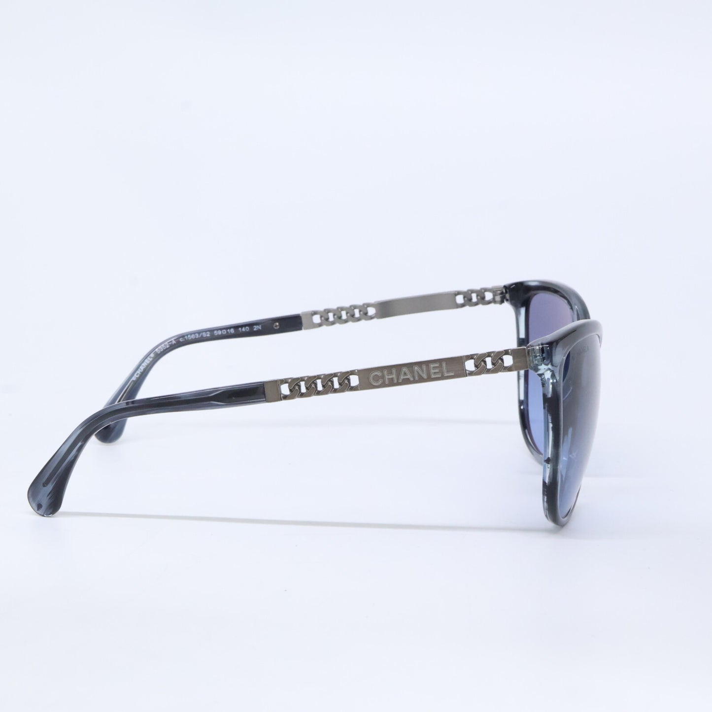 CHANEL シャネル 5352-A c.1563/S2 チェーンデザインテンプル キャットアイシェイプ サングラス