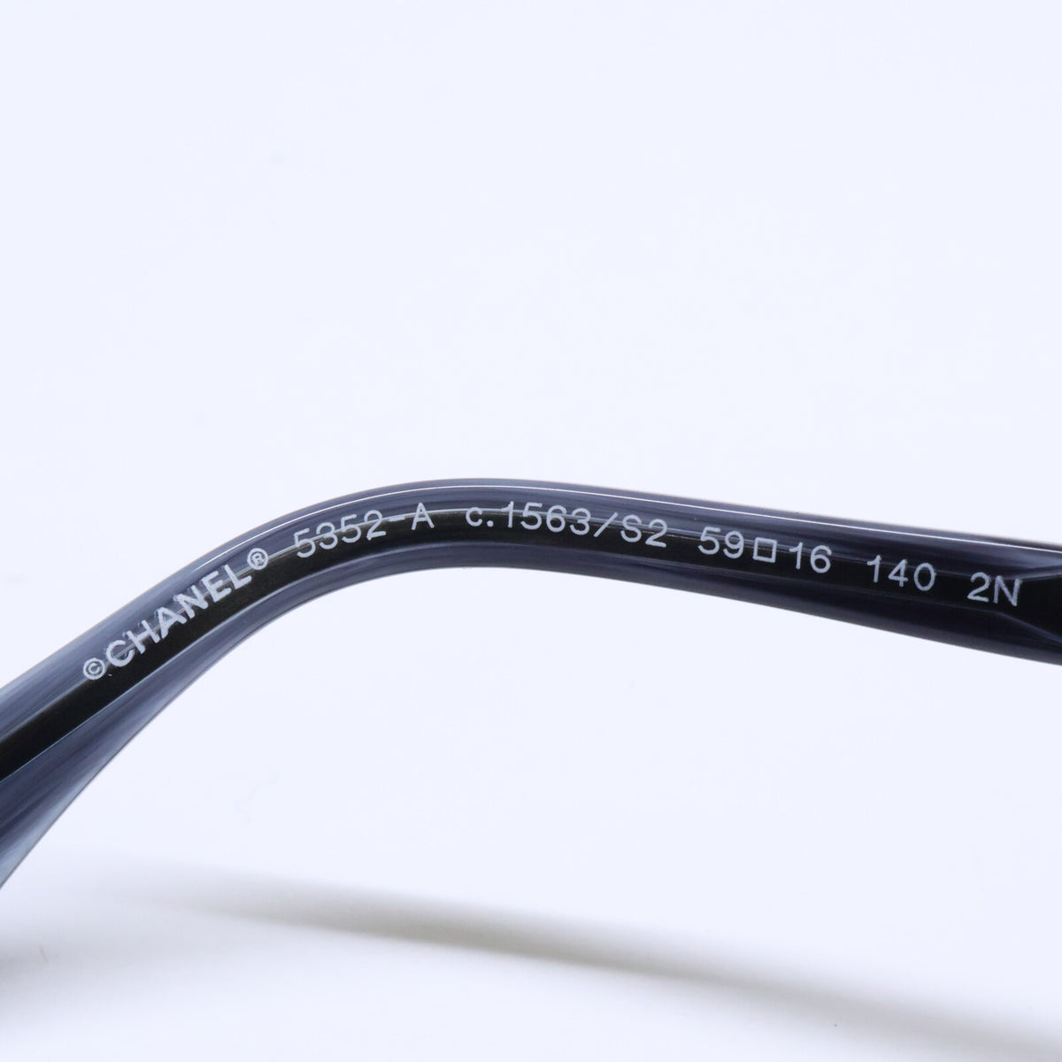 CHANEL シャネル 5352-A c.1563/S2 チェーンデザインテンプル キャットアイシェイプ サングラス