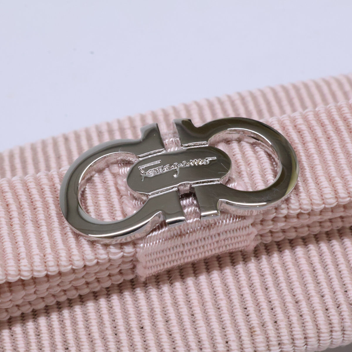 SalvatoreFerragamo サルバトーレフェラガモ 【美品】ガンチーニ ヴァラリボン バレッタ ヘアアクセサリー