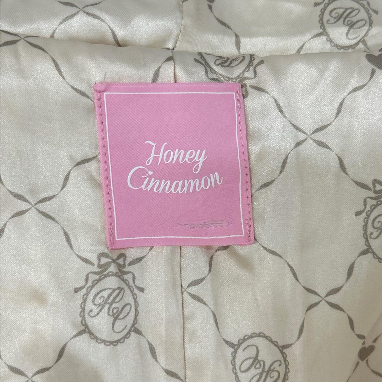 Honey Cinnamon ハニーシナモン ホワイト ぽんぽんリボンうさみみエコファーコート コート