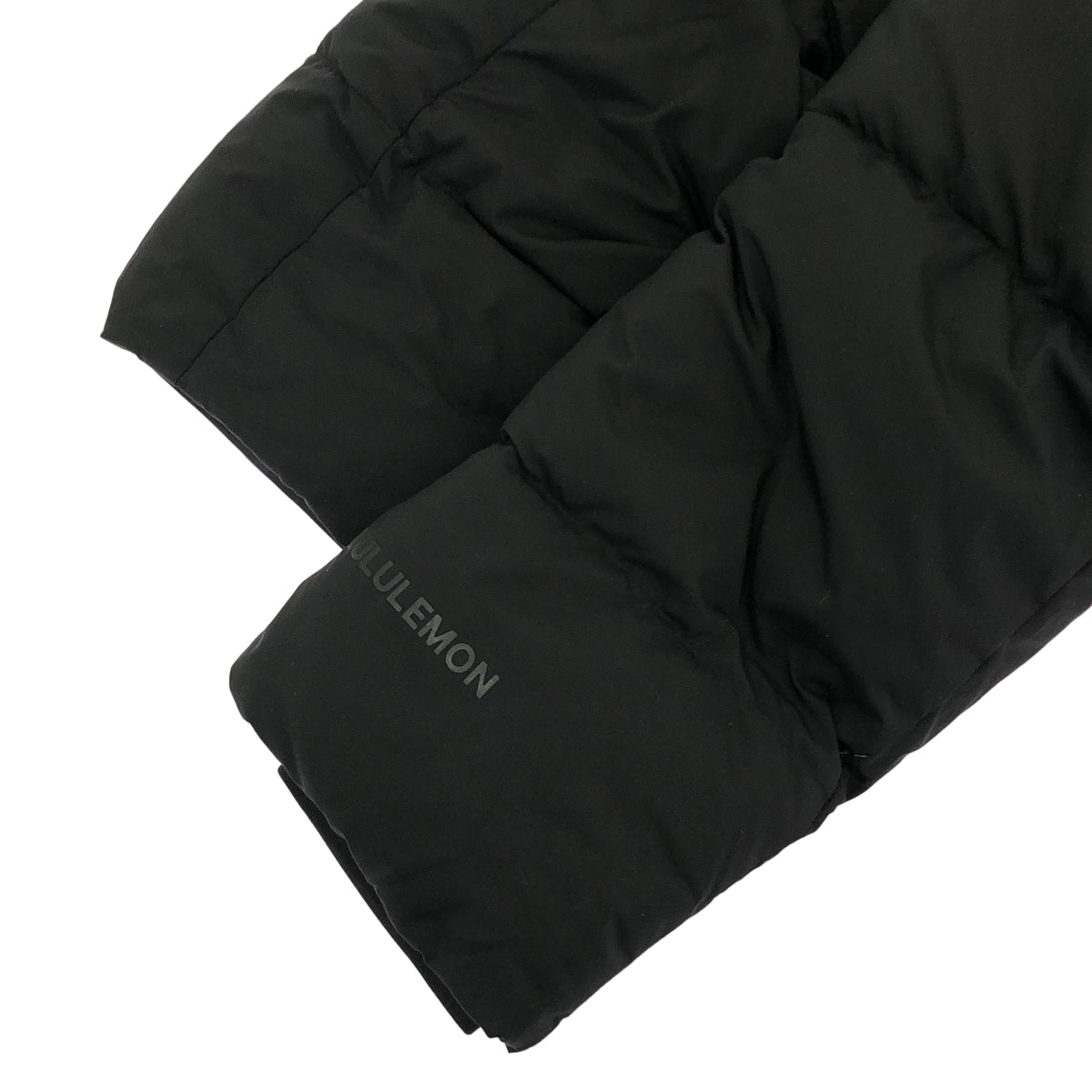 lululemon ルルレモン ブラック Wunder Puff ダウンフィル クロップ ダウンジャケット トップス