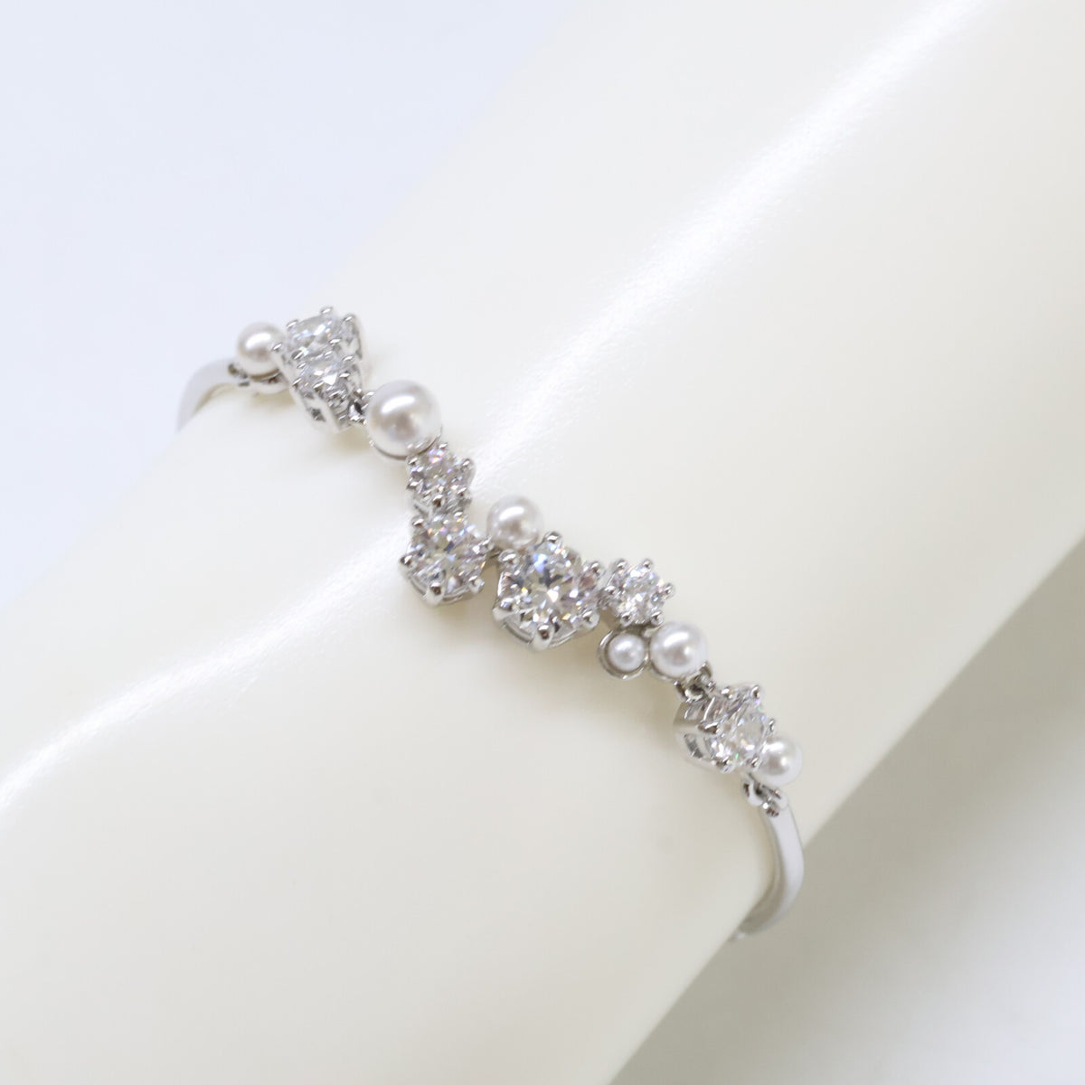 SWAROVSKI スワロフスキー 【美品】Constella クリスタルパール キュービックジルコニア プルクロージャー式 ブレスレット