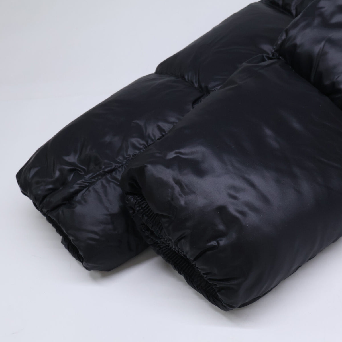 MONCLER モンクレール 美品 25年製 K20931A00068 597YG SERITTES セリッテ 軽量ナイロン ショート ダウンジャケット ジャケット