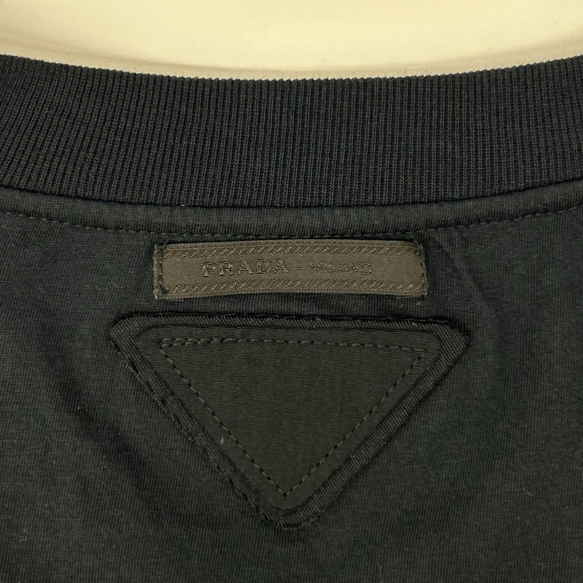 PRADA プラダ UJM493 ネイビー トライアングルロゴ Vネックハーフスリーブカットソー トップス