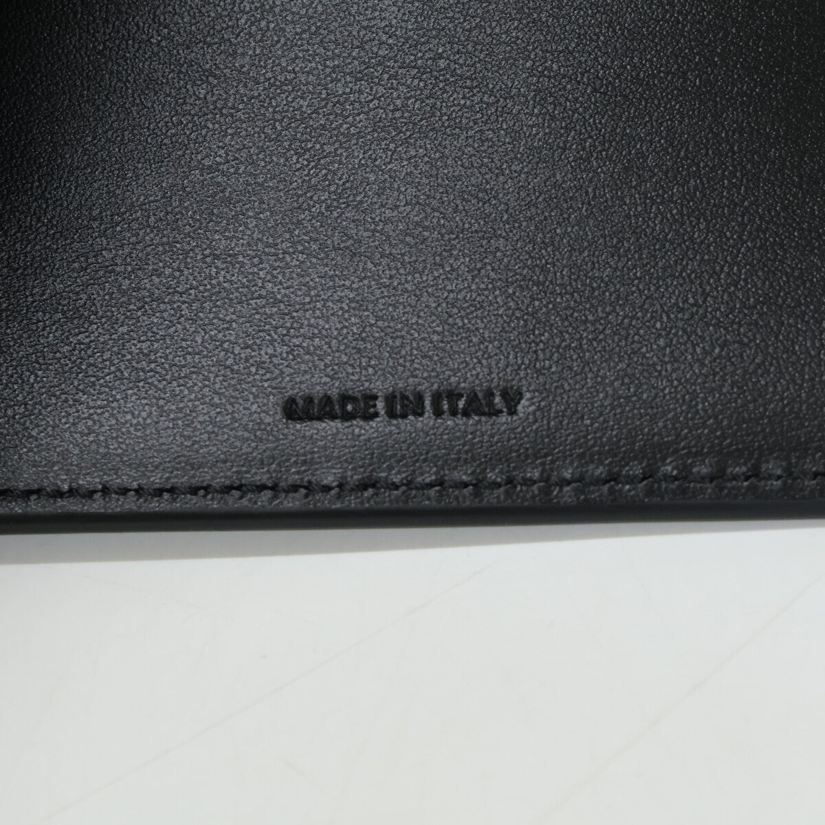 CELINE セリーヌ 【新品同様】スモール フラップウォレット トリオンフ / シャイニーカーフスキン 二つ折り財布（小銭入れあり）
