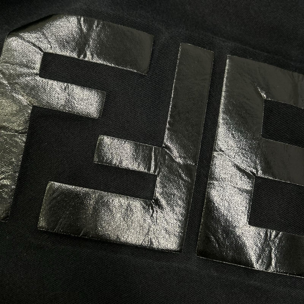 FENDI フェンディ 22年 FY1129AL28 ブラック エンボスロゴ ハーフスリーブコットンジャージーTシャツ トップス