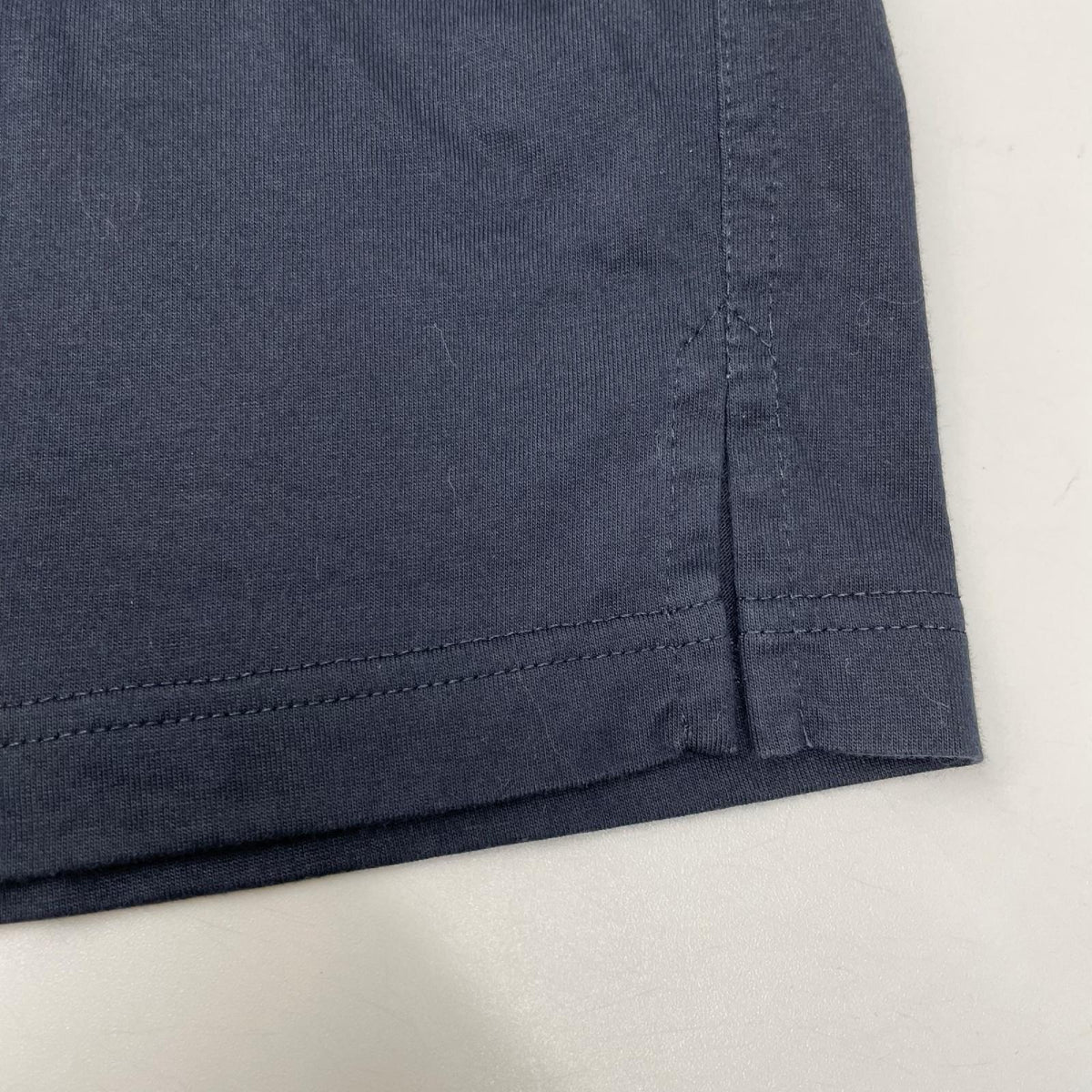 HERMES エルメス 24SS ネイビー エトリエ・アン・フラグモン Tシャツ トップス
