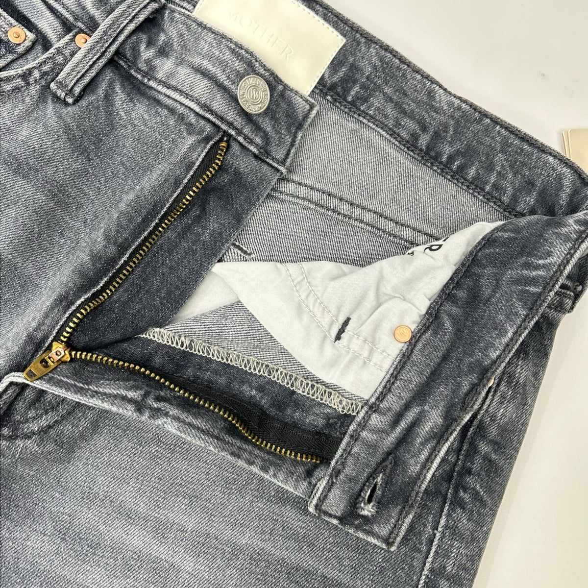 mother マザー 25年 グレー THE BOOKIE ANKLE デニムパンツ ボトムス