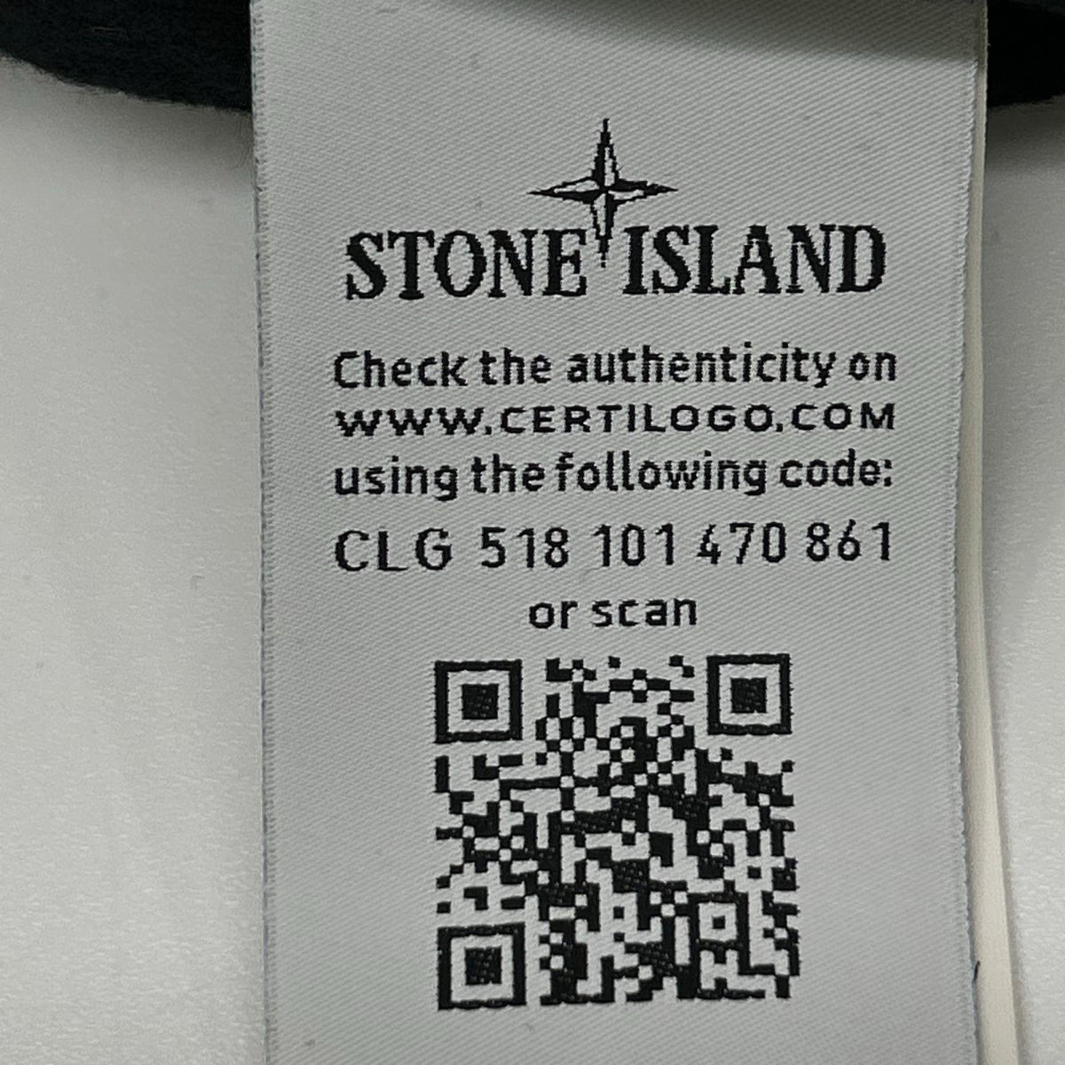 STONE ISLAND ストーンアイランド 7315511A1 ブラック クルーネック ウールニットセーター トップス