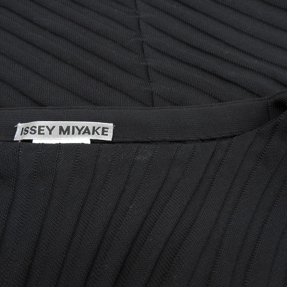 ISSEY MIYAKE 三宅一生 异形立体 无袖连衣裙 女士 黑色 2 IM31KH787 连衣裙