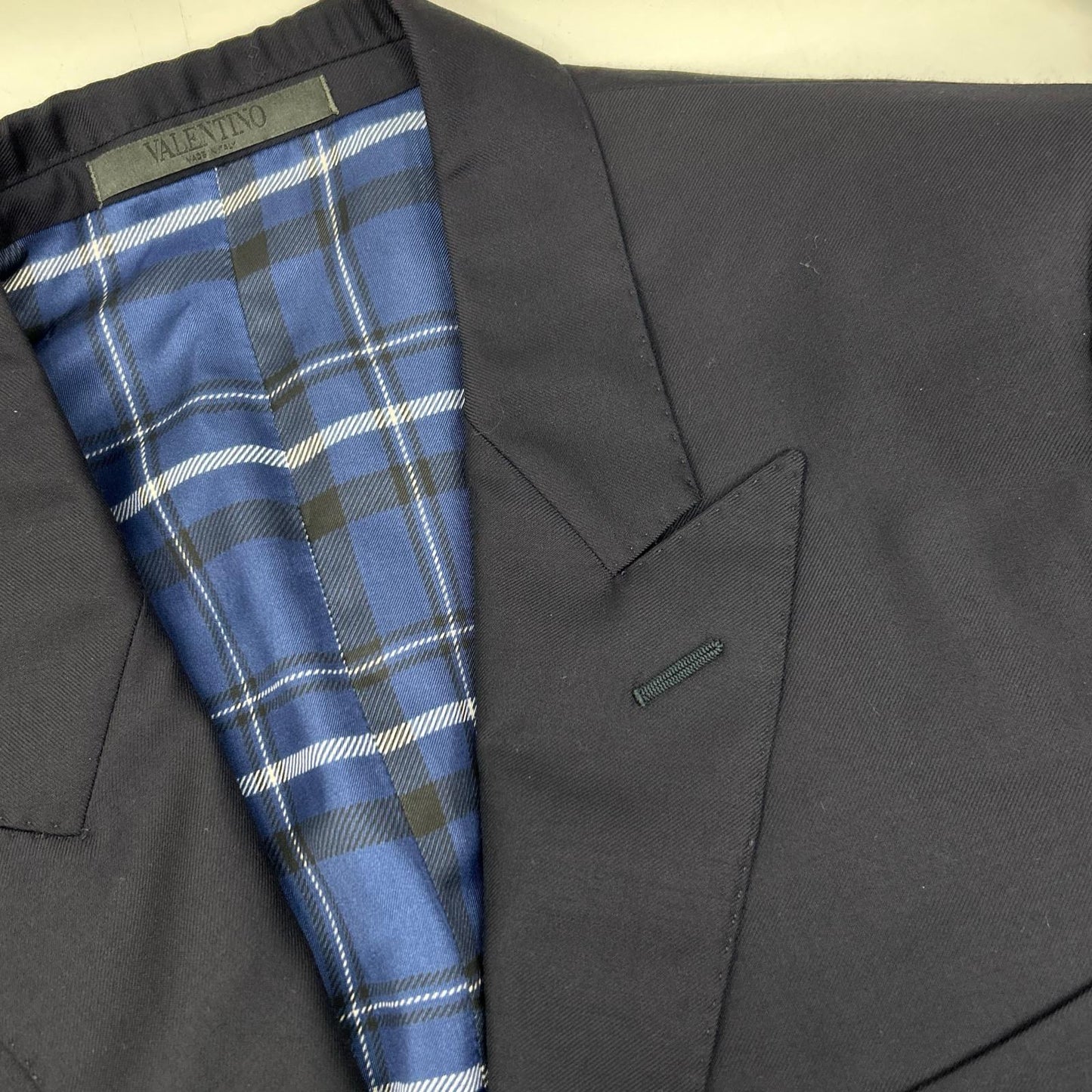 VALENTINO Navy Check Lining Peaked Lapel 3-Piece Suit Set-up