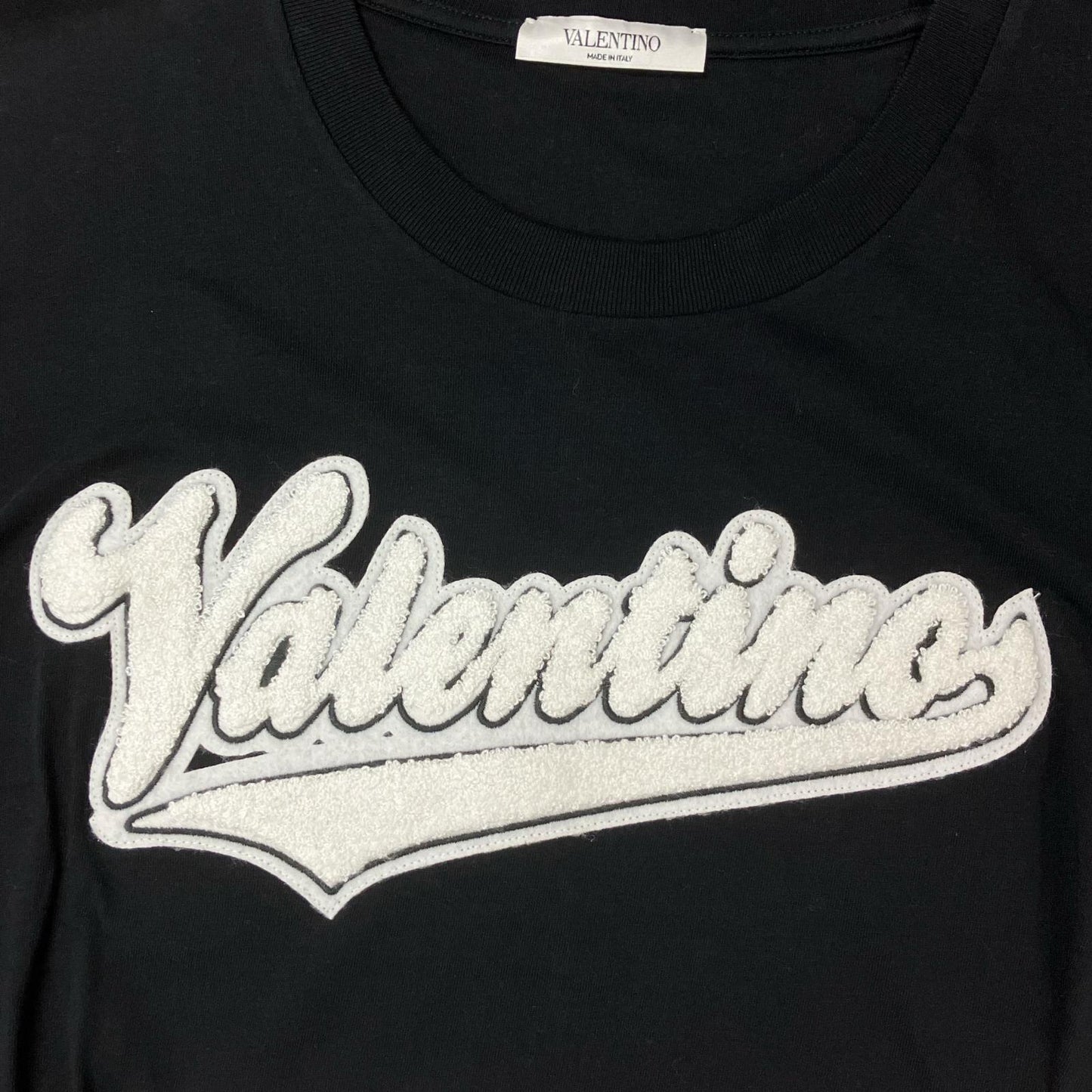 【SALE】 VALENTINO ヴァレンティノ PV3MG10Z3LF ブラック ロゴワッペン クルーネックTシャツ トップス