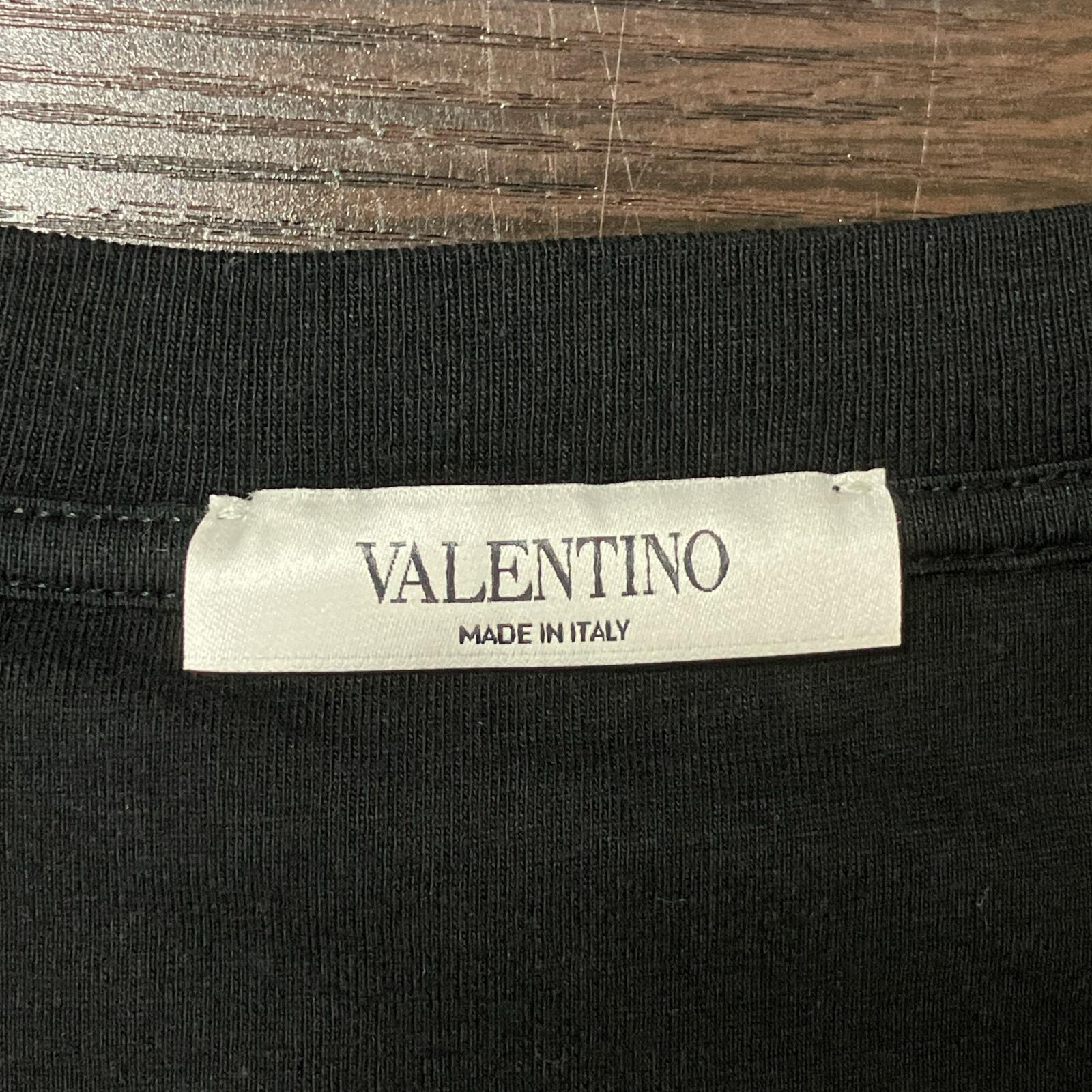【SALE】 VALENTINO ヴァレンティノ PV3MG10Z3LF ブラック ロゴワッペン クルーネックTシャツ トップス