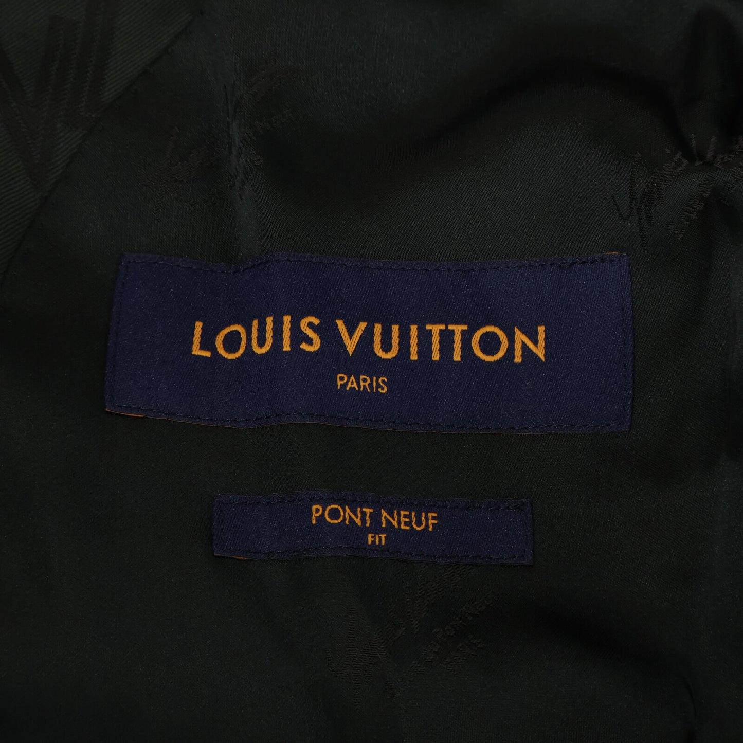 LOUIS VUITTON 路易威登 【国内正品/23年款】RM232F R54 HPFJ8E/HPFP8W Logo满印羊毛两粒扣单排西服套装