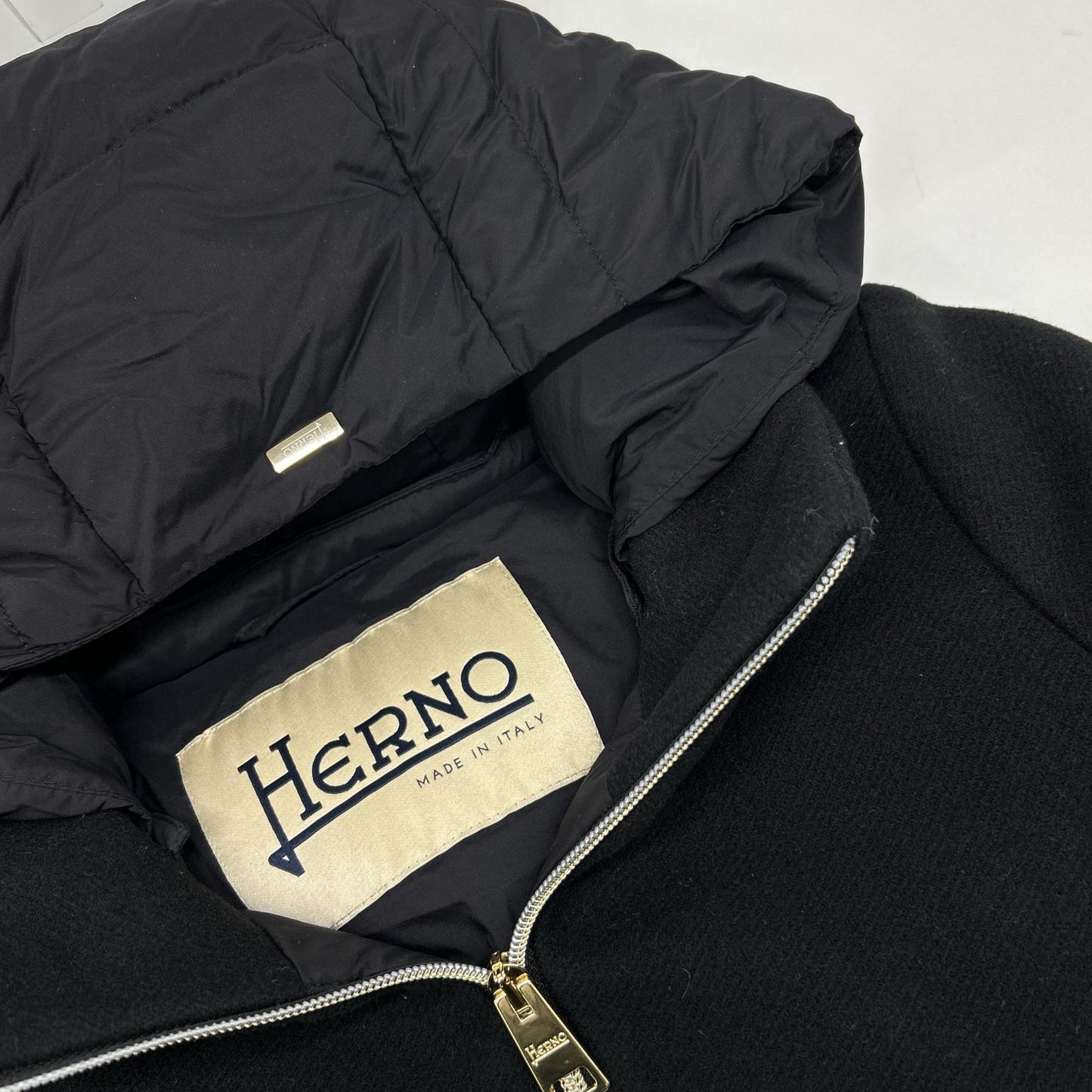 HERNO ヘルノ PI001760D ブラック×ネイビー 異素材コンビフーディダウンコート コート