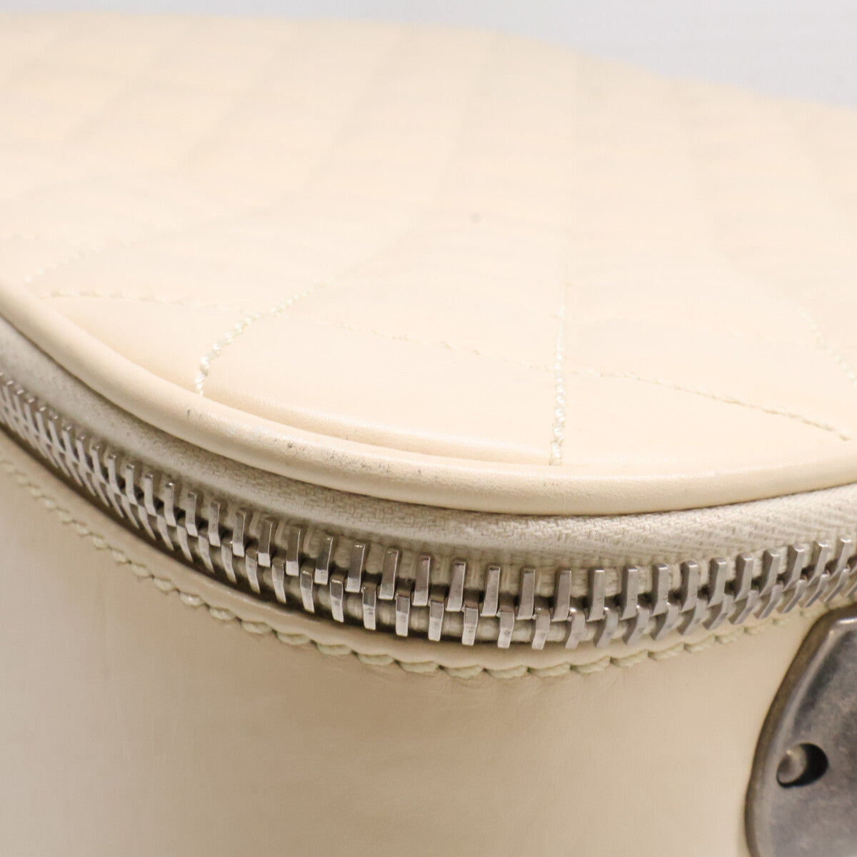 CHANEL 10-series vintage calfskin beige Matelassé carry case suitcase trunk