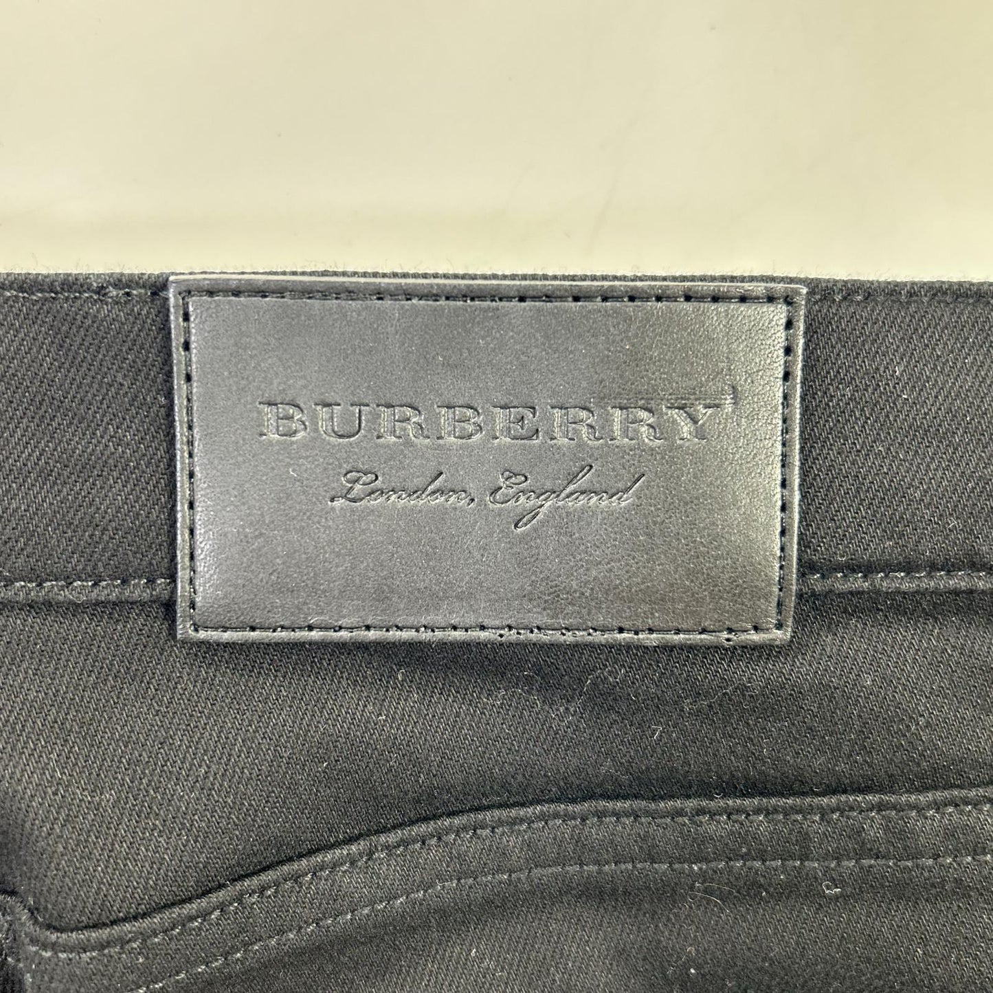 BURBERRY バーバリー 4003464 ストレート ブラックデニム ボトムス