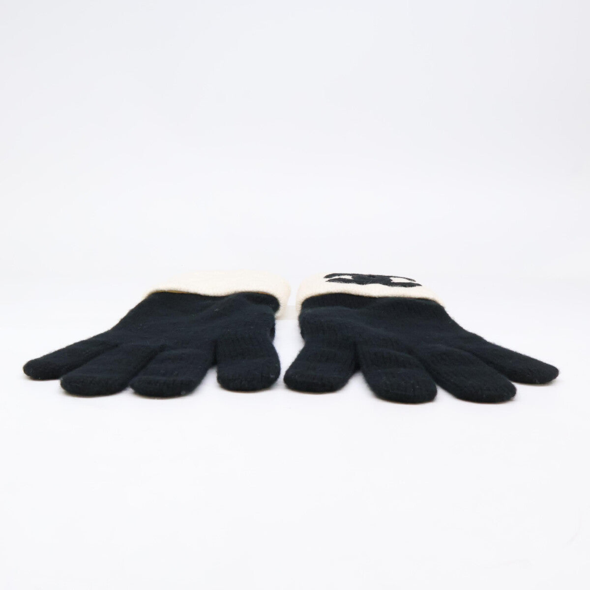 CHANEL [Excellent Condition] Coco Mark Cashmere Knit Gloves