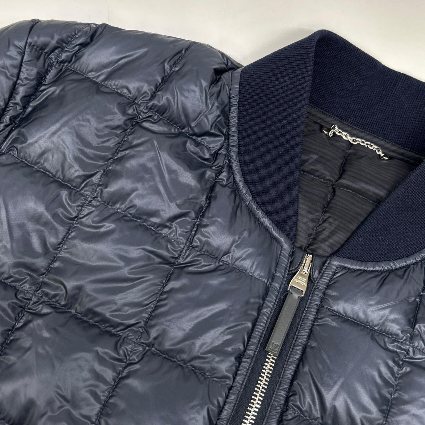 LOUIS VUITTON ルイヴィトン H9B44W ネイビー キルティング ジップアップ ロゴパッチ ダウンジャケット ジャケット