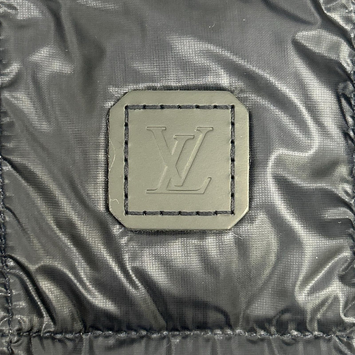 LOUIS VUITTON ルイヴィトン H9B44W ネイビー キルティング ジップアップ ロゴパッチ ダウンジャケット ジャケット