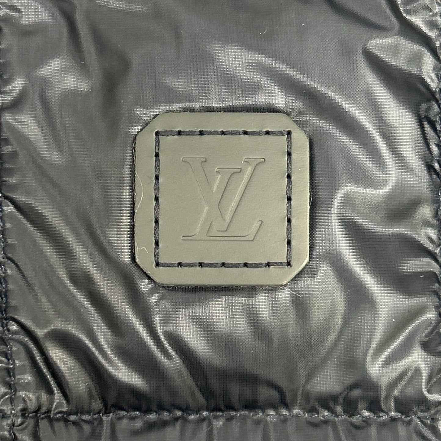 LOUIS VUITTON ルイヴィトン H9B44W ネイビー キルティング ジップアップ ロゴパッチ ダウンジャケット ジャケット