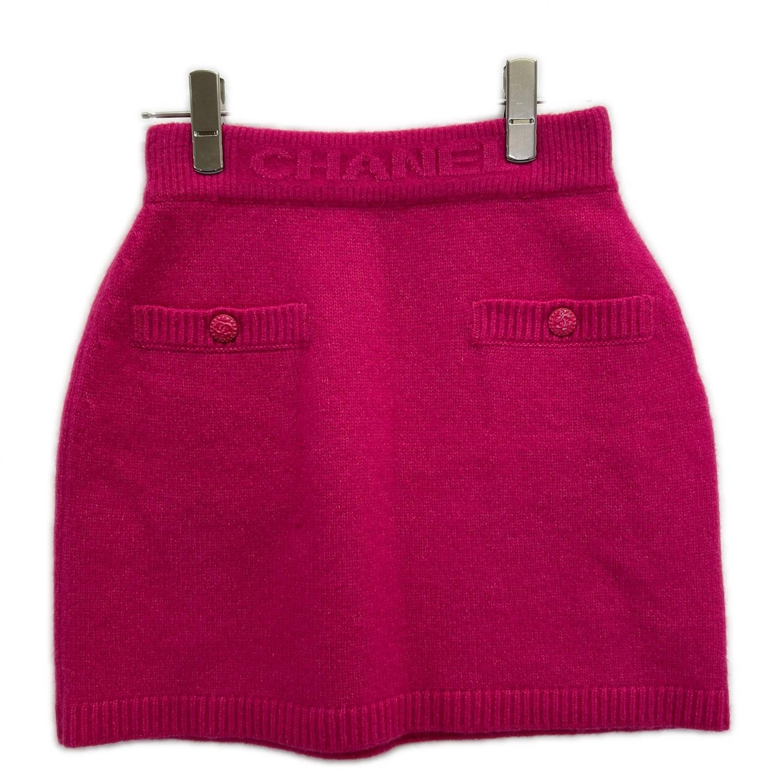 CHANEL P73519K10525 Wool x Cashmere x Silk Logo Coco Mark Button Knit Skirt