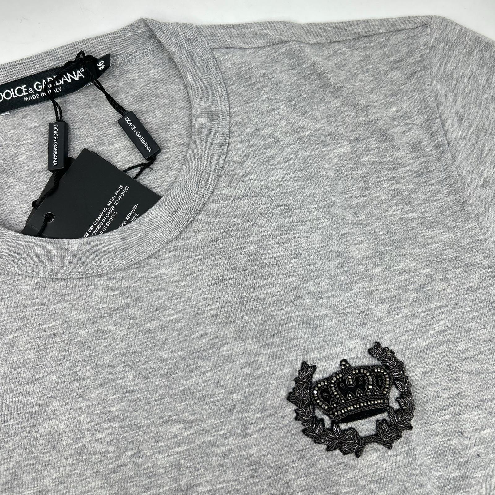 DOLCE&GABBANA ドルチェアンドガッバーナ G8GH2Z グレー クラウンビーズ装飾 コットン クルーネックTシャツ トップス