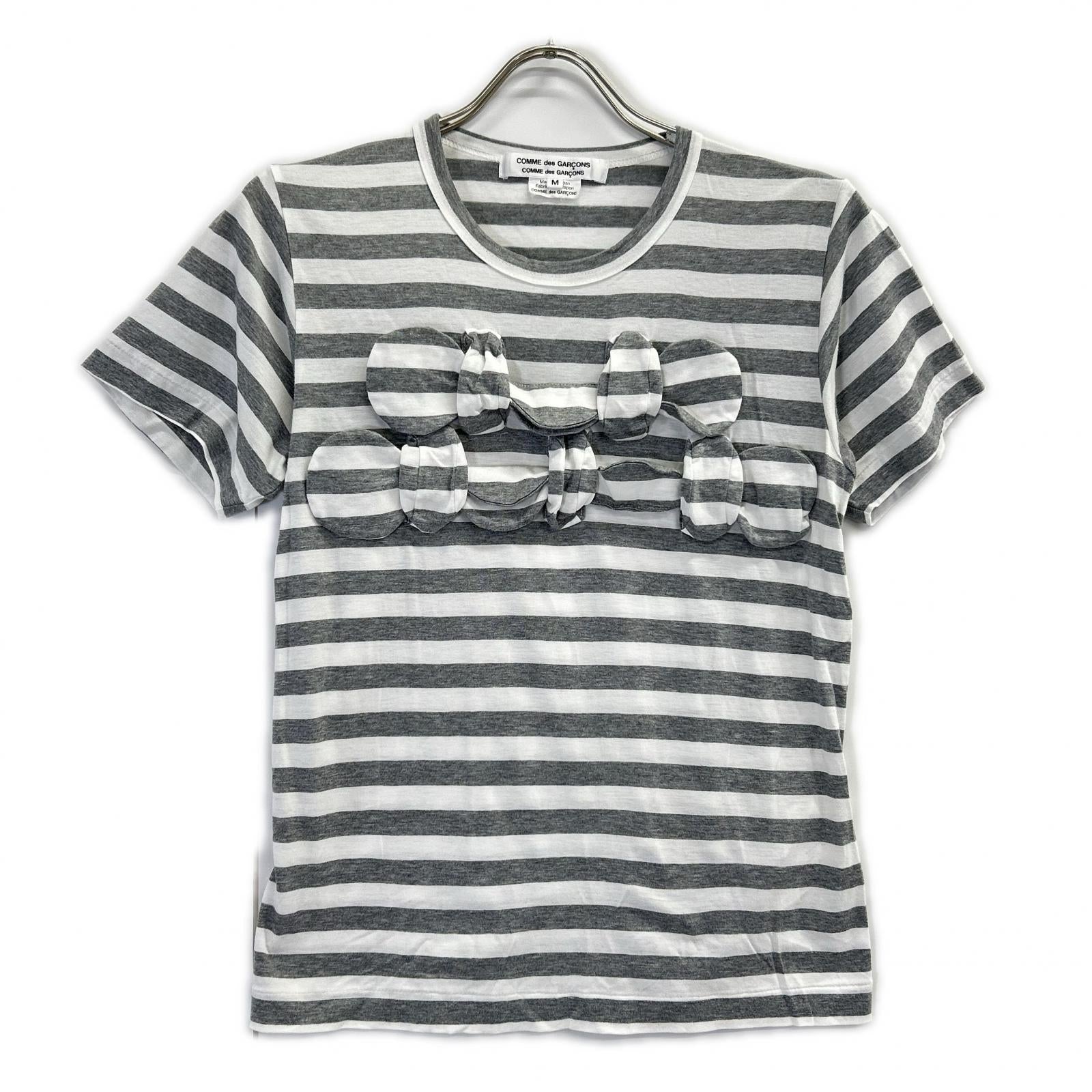 COMMEdesGARCONS COMMEdesGARCONS コムデギャルソンコムデギャルソン（コムコム） RG-T018 グレー×ホワイトボーダーフロントリボンTシャツ トップス
