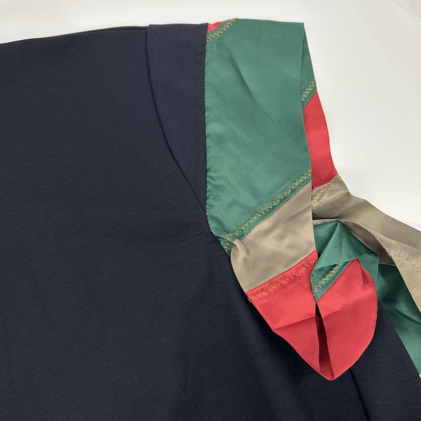 kolor 黑色 22SCL-T07205 高密弹力袖拼接衬衫 上衣