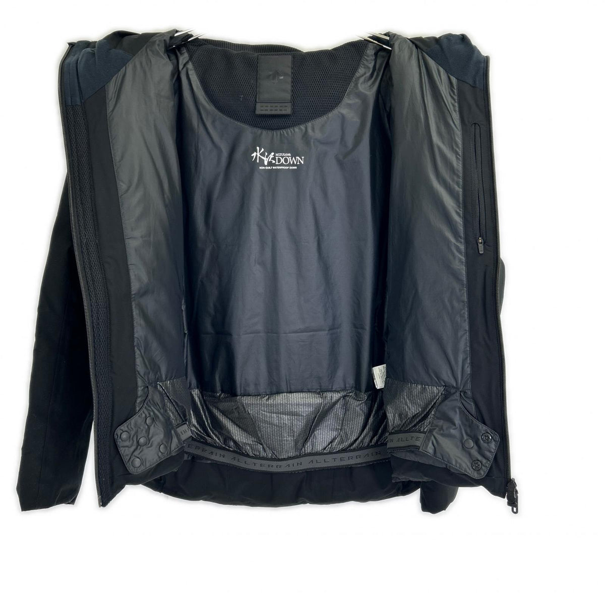 水沢ダウン ミズサワダウン 【DESCENTE ALLTERRAIN】ブラック DAMWGK30U マウンテニア ダウンコート ジャケット