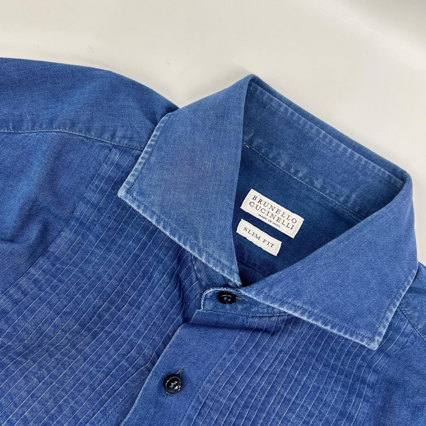 BRUNELLO CUCINELLI ブルネロクチネリ DW9246149 プリーツ ホリゾンタルカラー タキシードデニムシャツ トップス