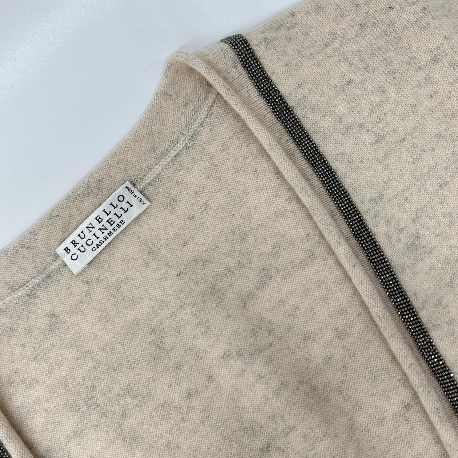 BRUNELLO CUCINELLI ブルネロクチネリ モニーレ装飾 Vネック カシミヤ ニット トップス