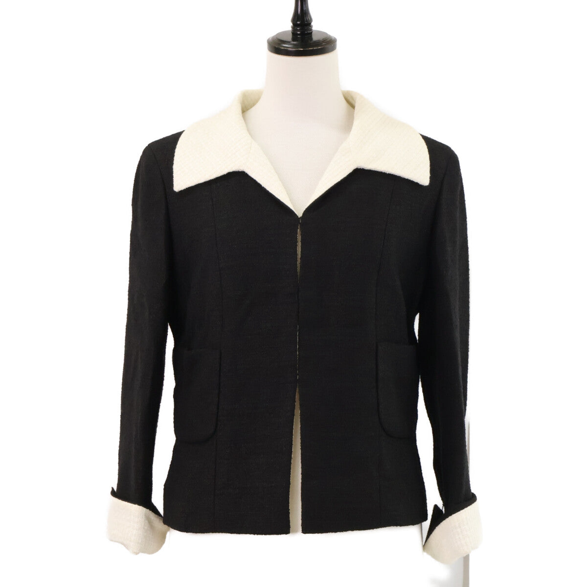 CHANEL Chanel [Excellent condition/Domestic authentic] 09P P35514W04308 tweed jacket with CC-logo buttons and linen blend jacket
