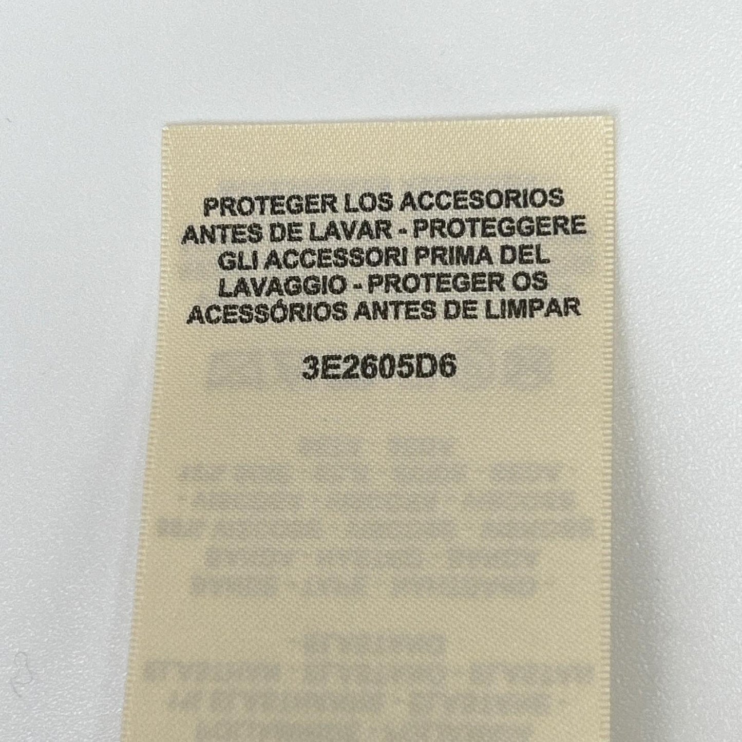 HERMES エルメス 23ss　3E2605D6 チェーン装飾 シルク混 半袖リブニット トップス