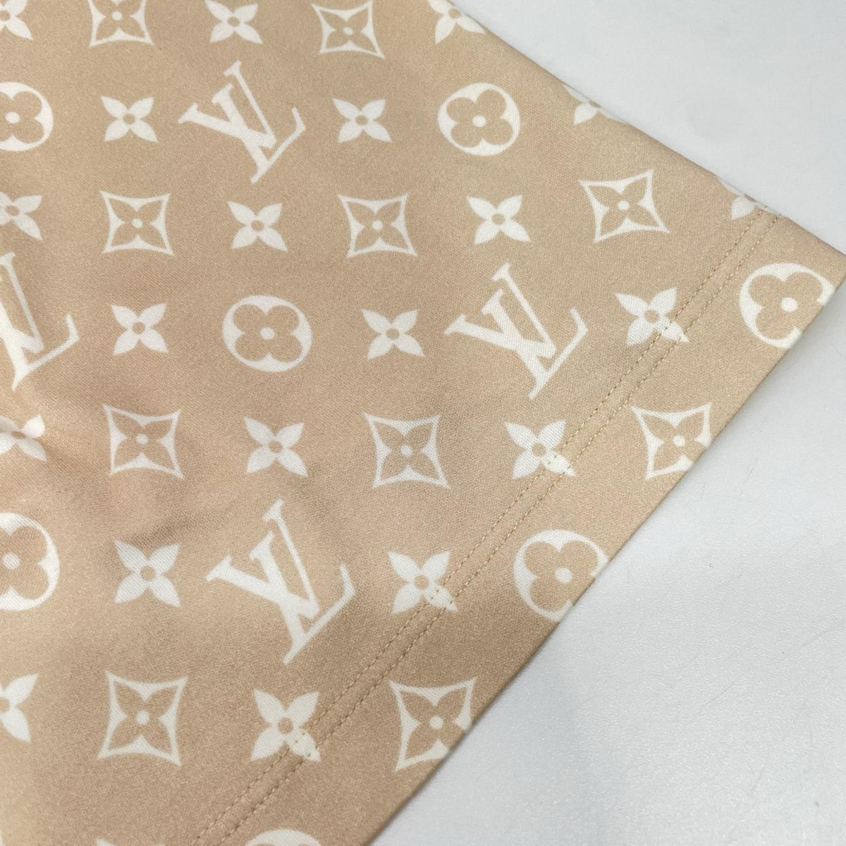 LOUIS VUITTON ルイヴィトン 22年製 FNTS20 バステルモノグラムTシャツ トップス