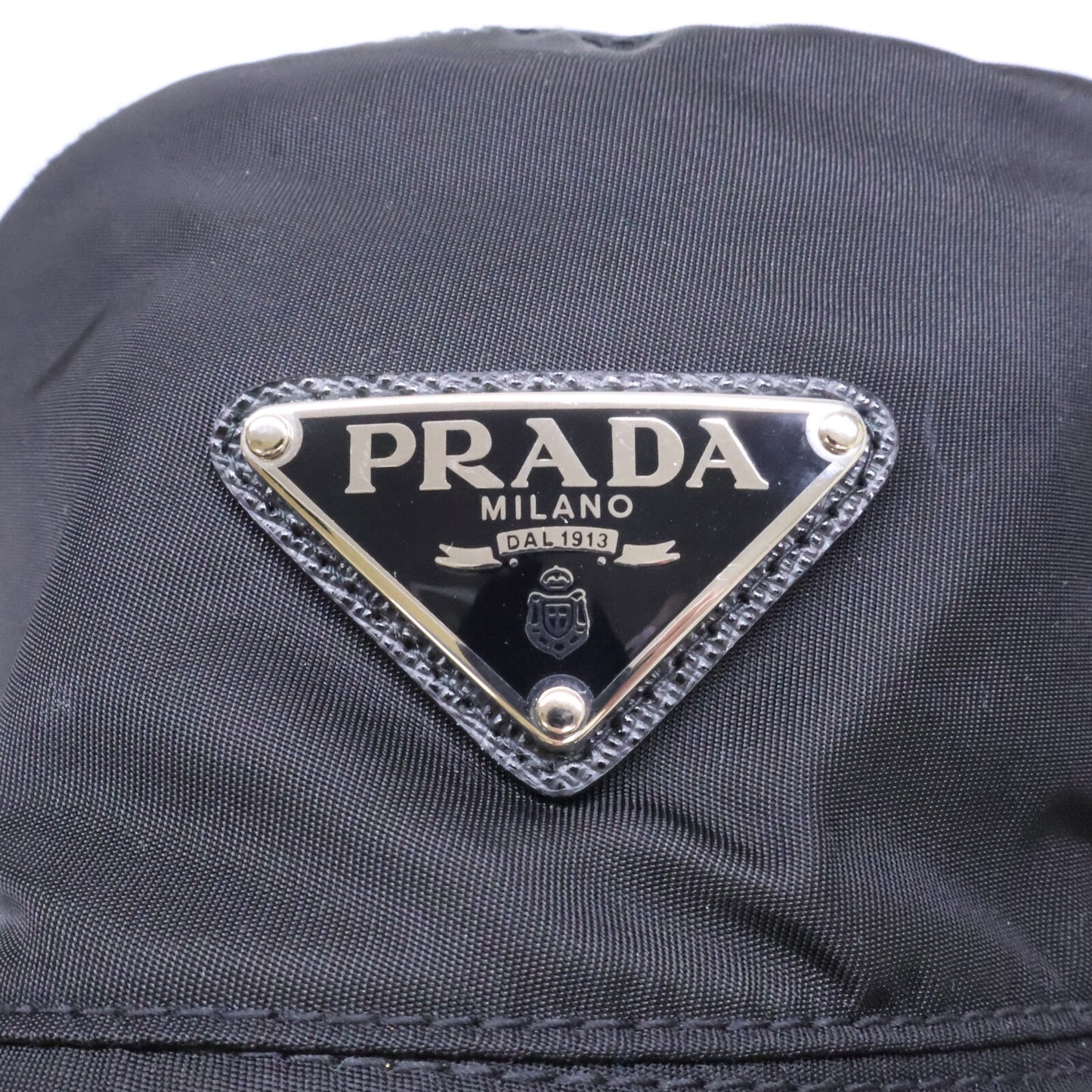 PRADA プラダ 【即決/国内正規】22年製 1HC137 2DMI Re-Nylon トライアングルロゴ ナイロン バケットハット 帽子