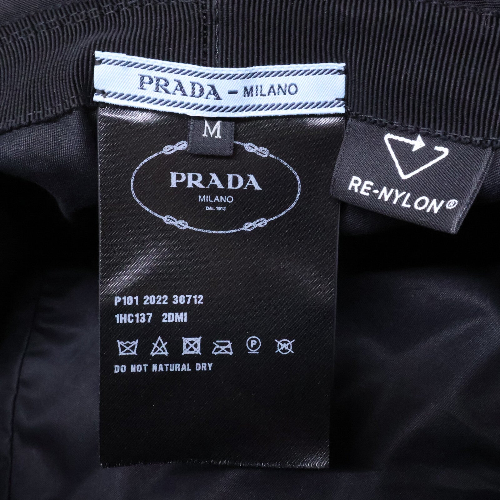 PRADA プラダ 【即決/国内正規】22年製 1HC137 2DMI Re-Nylon トライアングルロゴ ナイロン バケットハット 帽子