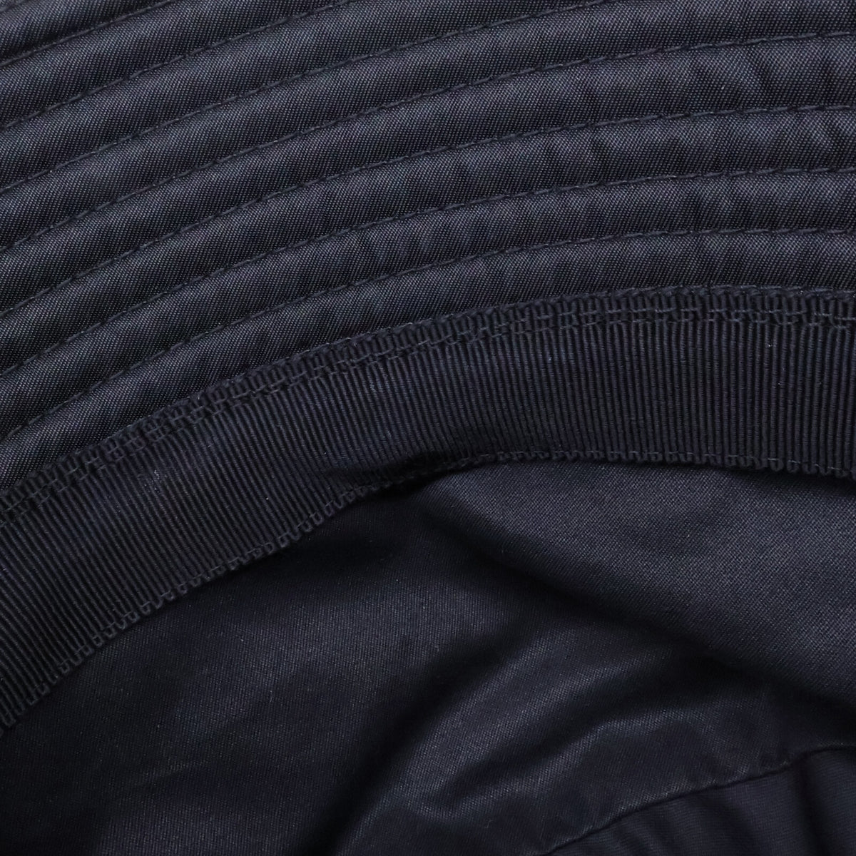 PRADA [Immediate purchase/domestic authentic] 2022 1HC137 2DMI Re-Nylon triangle logo nylon bucket hat, hat