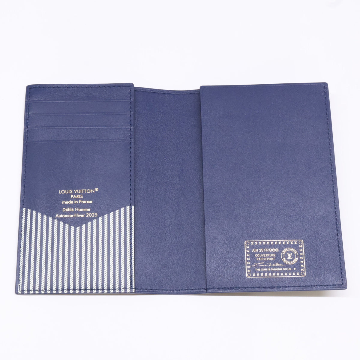 LOUIS VUITTON Louis Vuitton 【Excellent condition】Defile Homme Automne-Hiver 2025 COUVERTURE PASSEPORT passport cover, miscellaneous