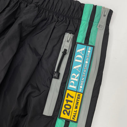 PRADA プラダ 17年製 22H733 S172 1PUZ ブラック×グリーンライン ナイロン パンツ ボトムス