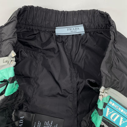 PRADA プラダ 17年製 22H733 S172 1PUZ ブラック×グリーンライン ナイロン パンツ ボトムス