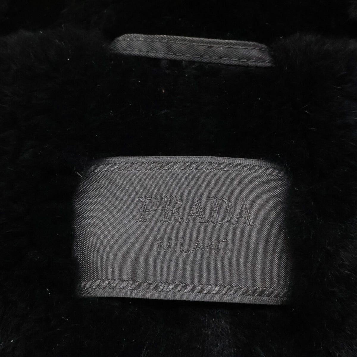 PRADA [Domestic authentic] SGX176 S162 Hooded Down Jacket with Nutria Fur Lining Jacket