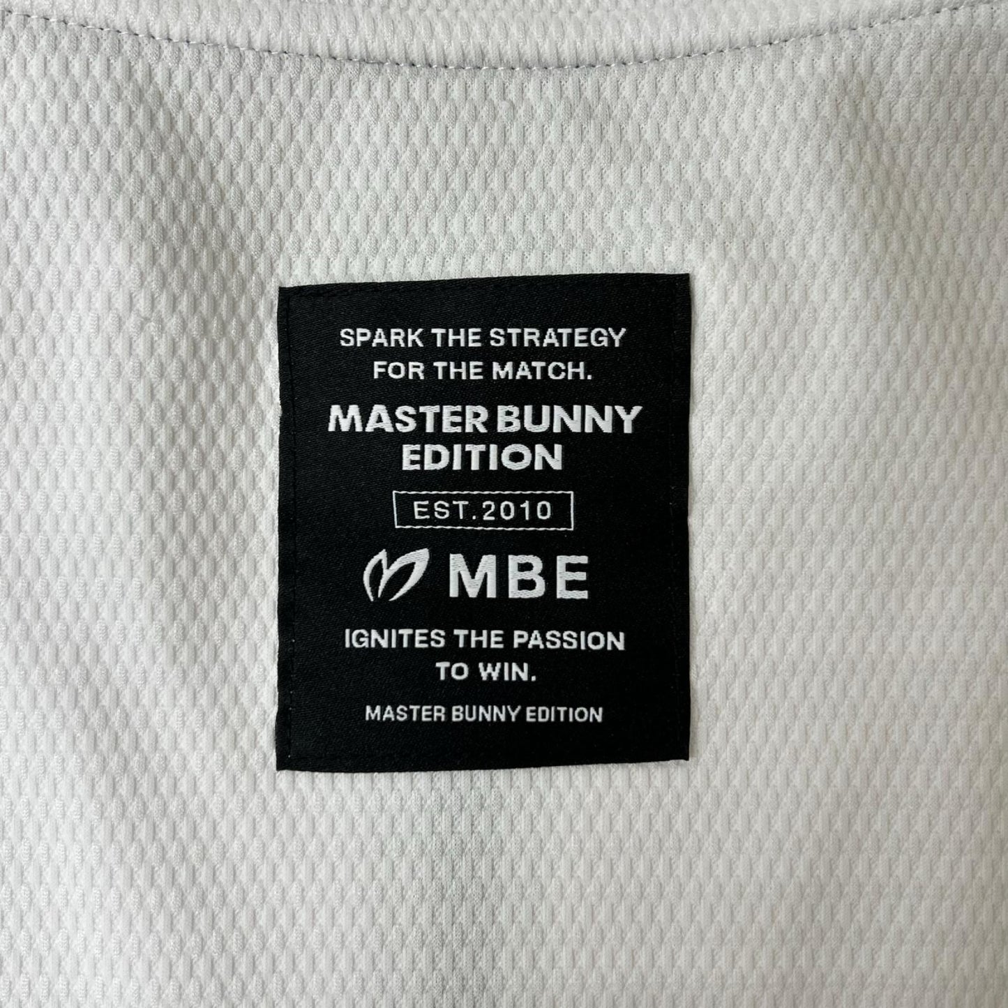 MASTER BUNNY EDITION マスターバニーエディション 758-6167601 ロゴ ホワイト ハーフジップシャツ トップス