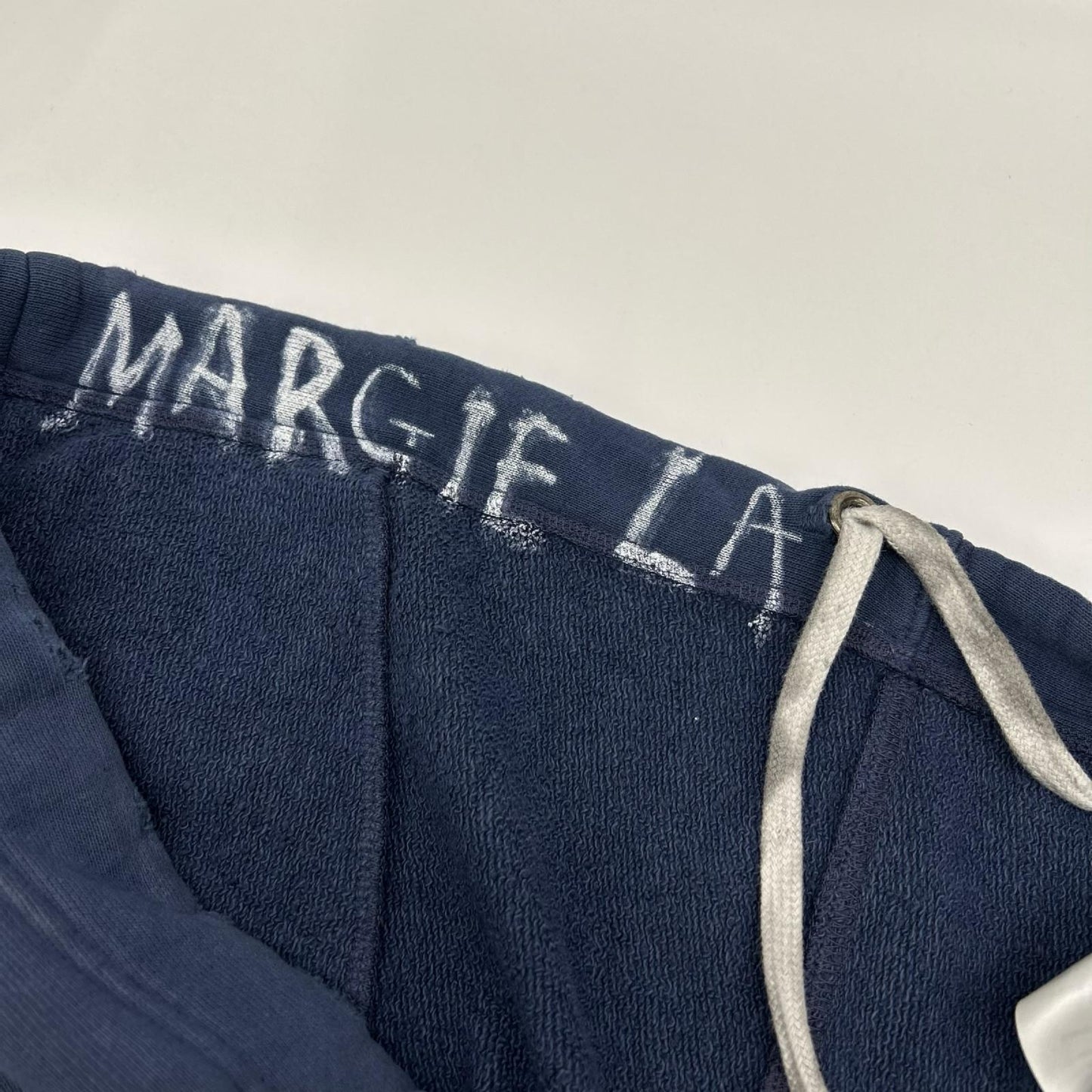 Maison margiela メゾンマルジェラ S50KA0641 ネイビー ロゴ ペンキ クラッシュ加工 スウェットパンツ ボトムス