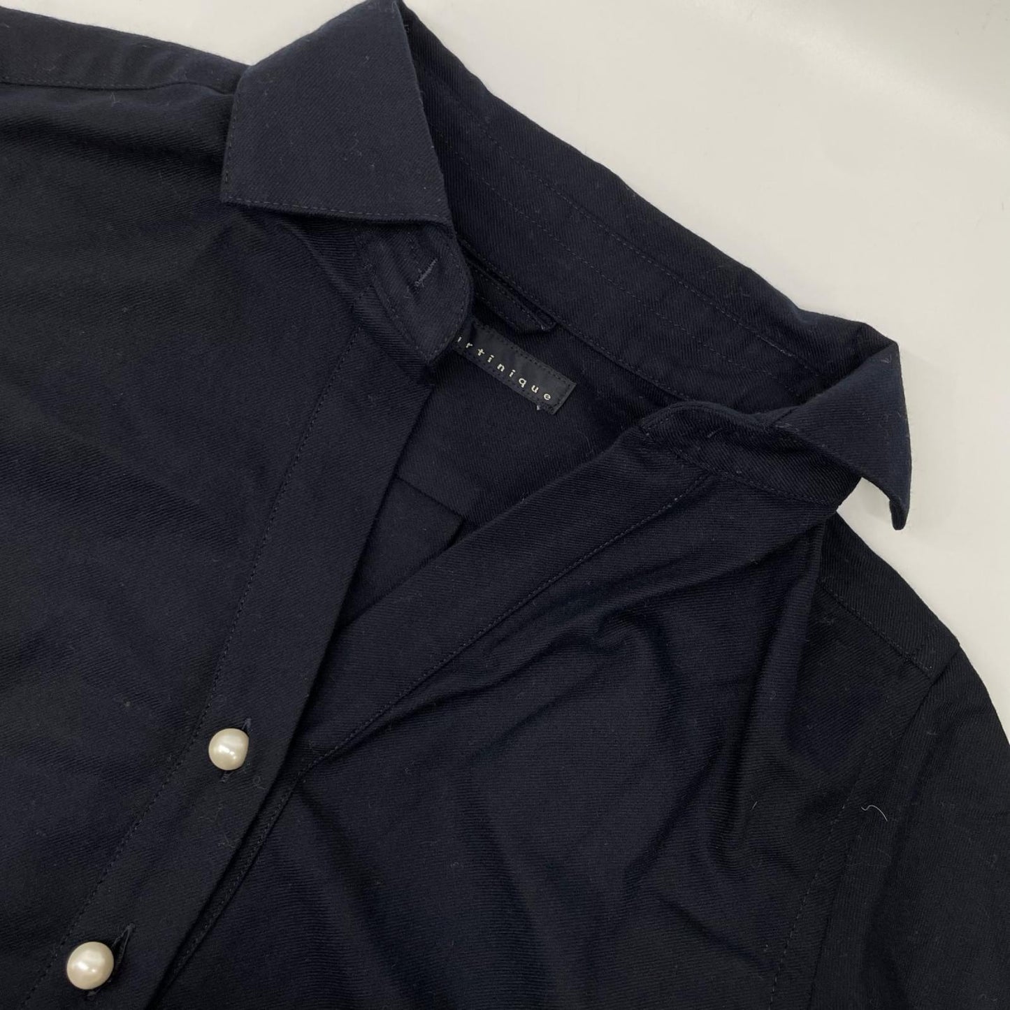 martinique マルティニーク A0398FB323 ネイビー サキソニーパールスキッパー トップス