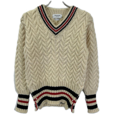 THOM BROWNE トムブラウン MKA066A-02447100 アイボリー ローゲージ ケーブル編み Vネック ストライプ ニット トップス