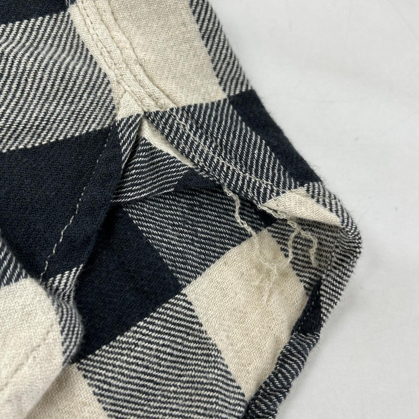 ﾌﾞﾗｯｸ 0200011734 ﾊﾞｯﾌｧﾛｰﾁｪｯｸ ﾜｰｸｼｬﾂ トップス - メンズ